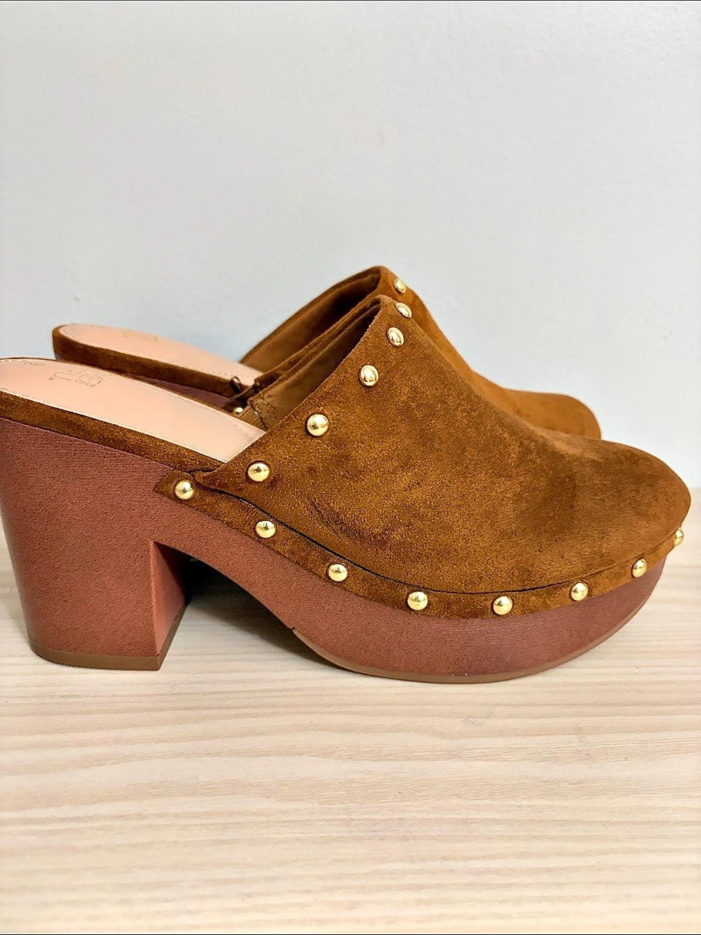 Time and Tru New! Faux Suede Studded Platform Clog Mules Brown US 9